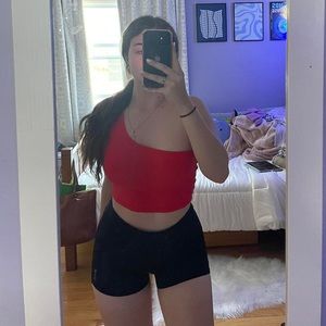 One shoulder ribbed crop top